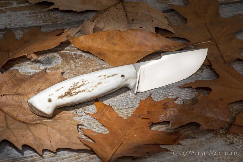 The Tracker — N690 Stag horn